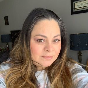 Meet your Posher, Yoldi;lorena